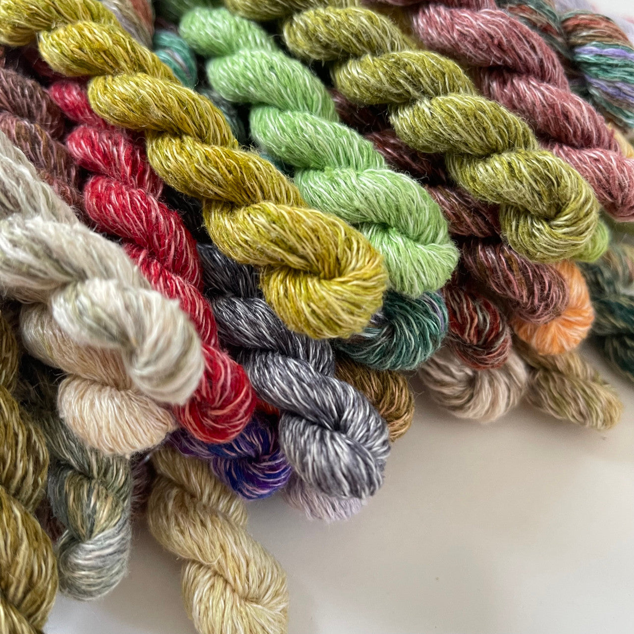 The Thread Gatherer - Oriental Linen OL