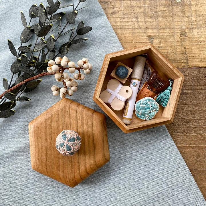 Cohana Hexagonal Temari Box Sewing Set_green