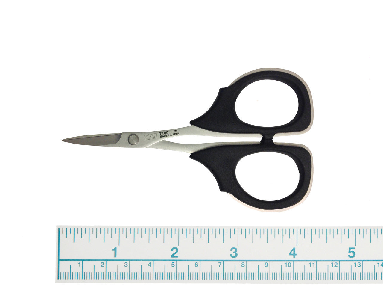 KAI 4-1/4" Professional Scissor_measurement