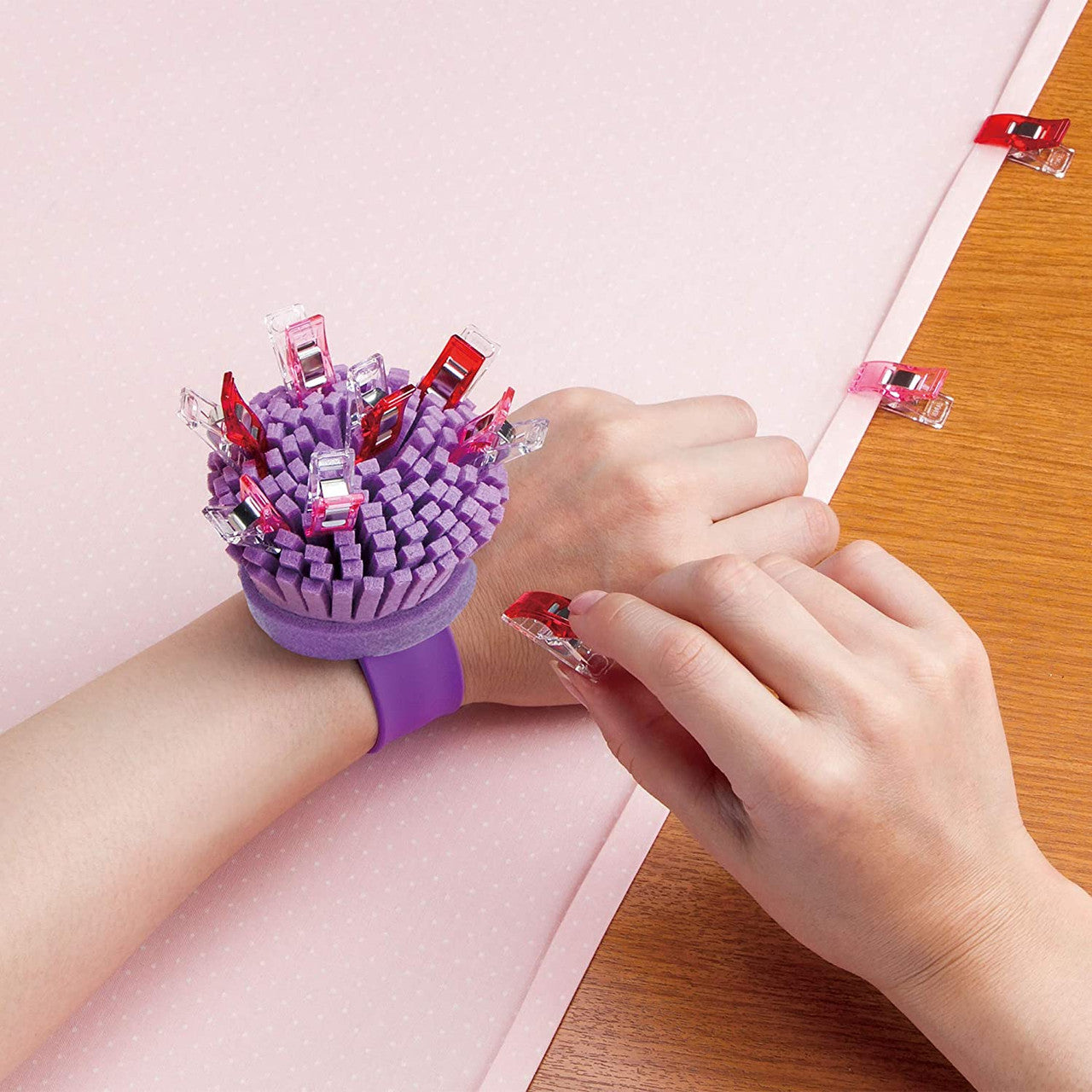 Wonder Clips Wrist Cushion_detail