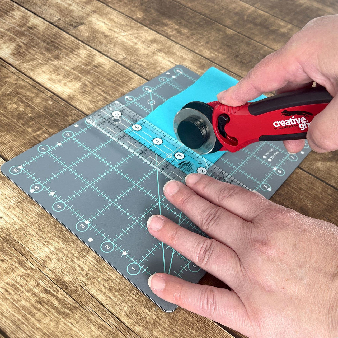 Creative Grids Cutting Mat - 6"x8"_demo